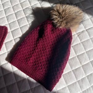 Inverni Burgundy Knit Beanie with Fur Pom